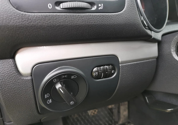 Volkswagen Golf cena 30000 przebieg: 185000, rok produkcji 2012 z Dąbrowa Białostocka małe 704